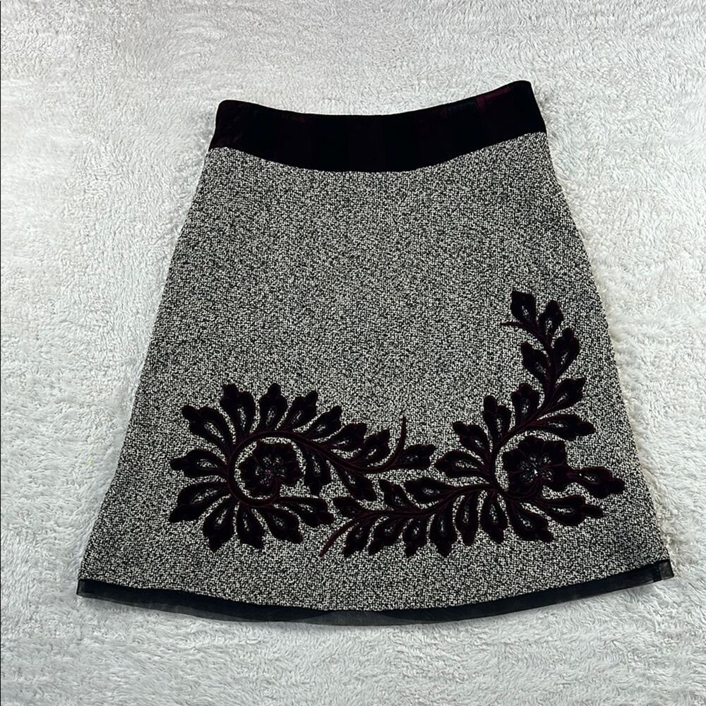 Dolce Apparel grey tweed and purple velvet accent a line midi skirt, size L